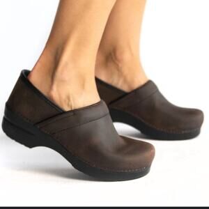 Dansko Professional size 37 Antique Brown Oiled Clogs 6 6.5